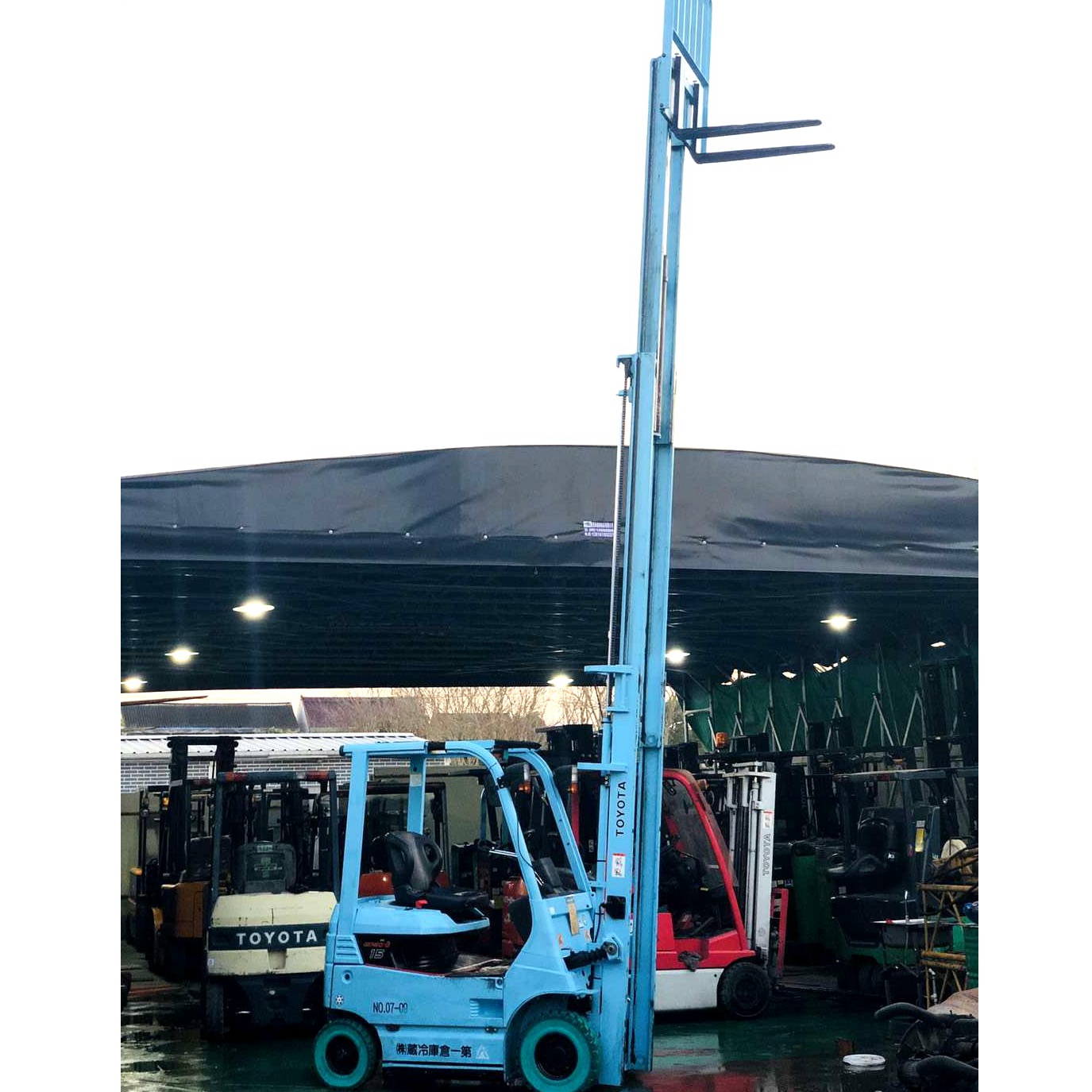 二手进口电动叉车1.5吨丰田高位叉车6米门架
